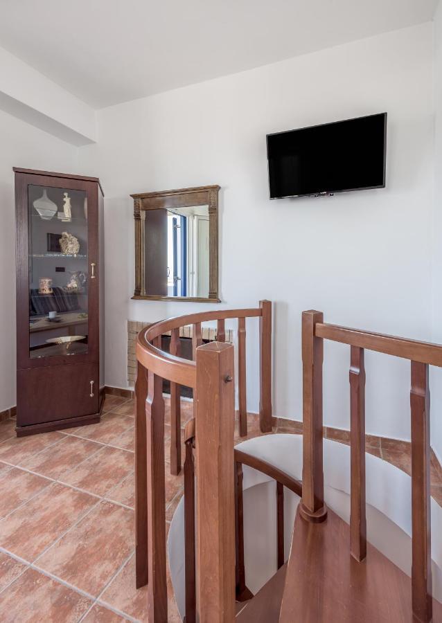 Akitos Maisonette Adamantas  Exterior photo